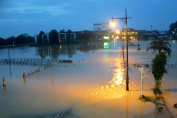 Tin tức trong ngày - Sau mưa lũ lịch sử, Huế đối mặt đợt mưa rất lớn