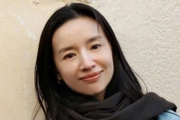 Đổng Khiết giữ dáng nhờ làm việc nhà