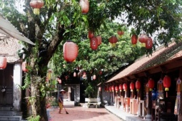 Độc đáo ngôi chùa 'xe duyên' cách Hà Nội hơn 100km, níu chân khách thập phương