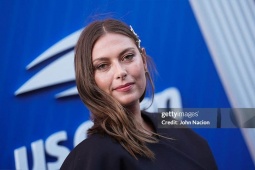 "Búp bê" Sharapova giải nghệ vẫn giàu nứt đố đổ vách, nắm khối tài sản 4700 tỷ đồng