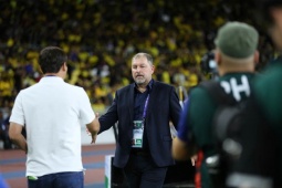 HLV tuyển Malaysia bất ngờ hoài niệm trận thắng 4-0 ĐT Việt Nam, fan lo điềm xấu