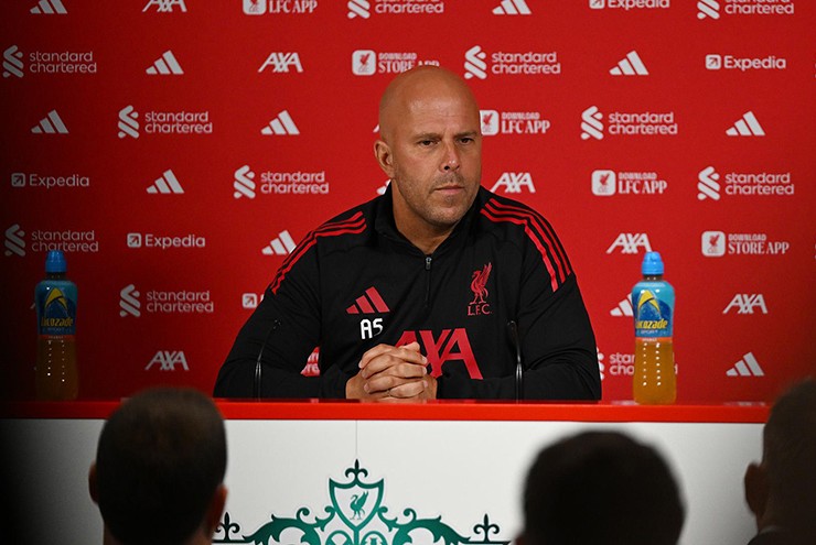 HLV Slot đang chịu sức ép dữ dội sau khi Liverpool để thua 6/7 trận gần nhất