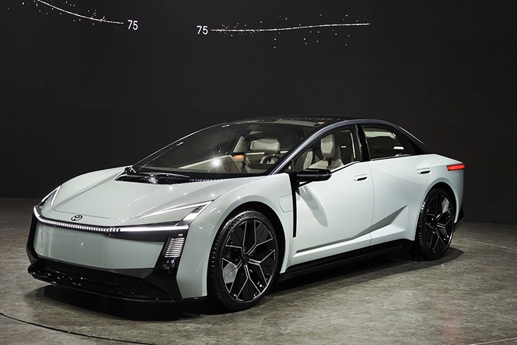 Toyota Corolla Concept trình làng, sẵn sàng cho kỷ nguyên điện hóa - 10