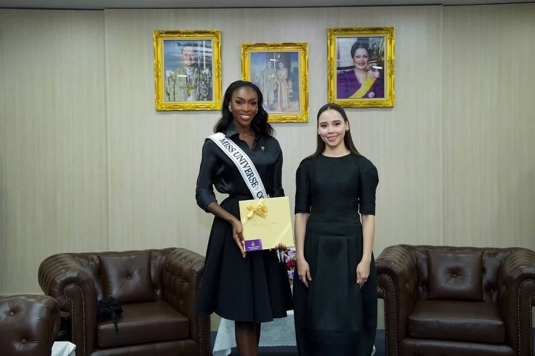 Đại diện Bờ Biển Ngà - Olivia Yacé đã có mặt ở Thái Lan để tham dự các sự kiện bên lề trước khi bước vào cuộc thi Hoa hậu Hoàn vũ 2025. Cô đã có buổi gặp gỡ bà Sabeeda Thaiseth - Bộ trưởng Bộ Văn hóa Thái Lan. Người đẹp cũng tích cực tham dự nhiều hoạt động ngoại giao, gặp gỡ các quan chức địa phương trước khi nhập cuộc.