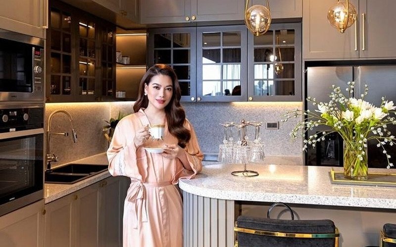 Cuộc sống xa hoa &#39;dát toàn hàng hiệu&#39; của Trương Ngọc Ánh trước khi bị bắt - 1