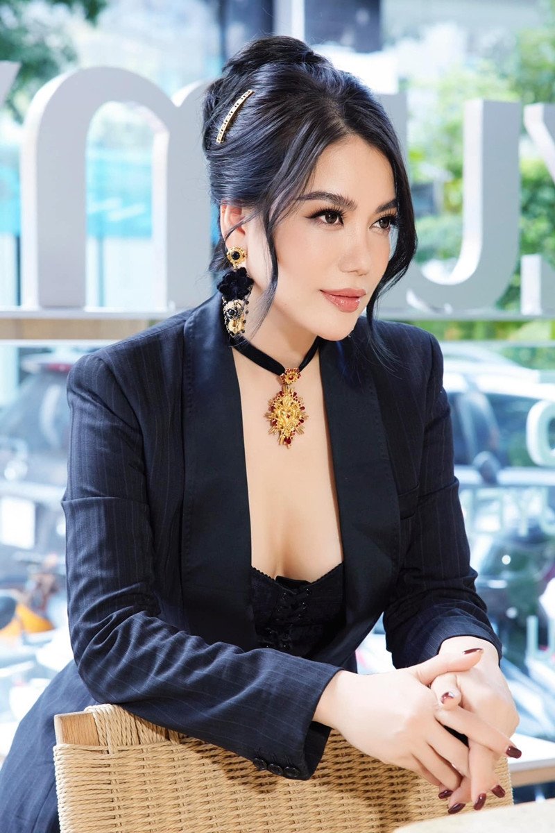 Cuộc sống xa hoa &#39;dát toàn hàng hiệu&#39; của Trương Ngọc Ánh trước khi bị bắt - 6