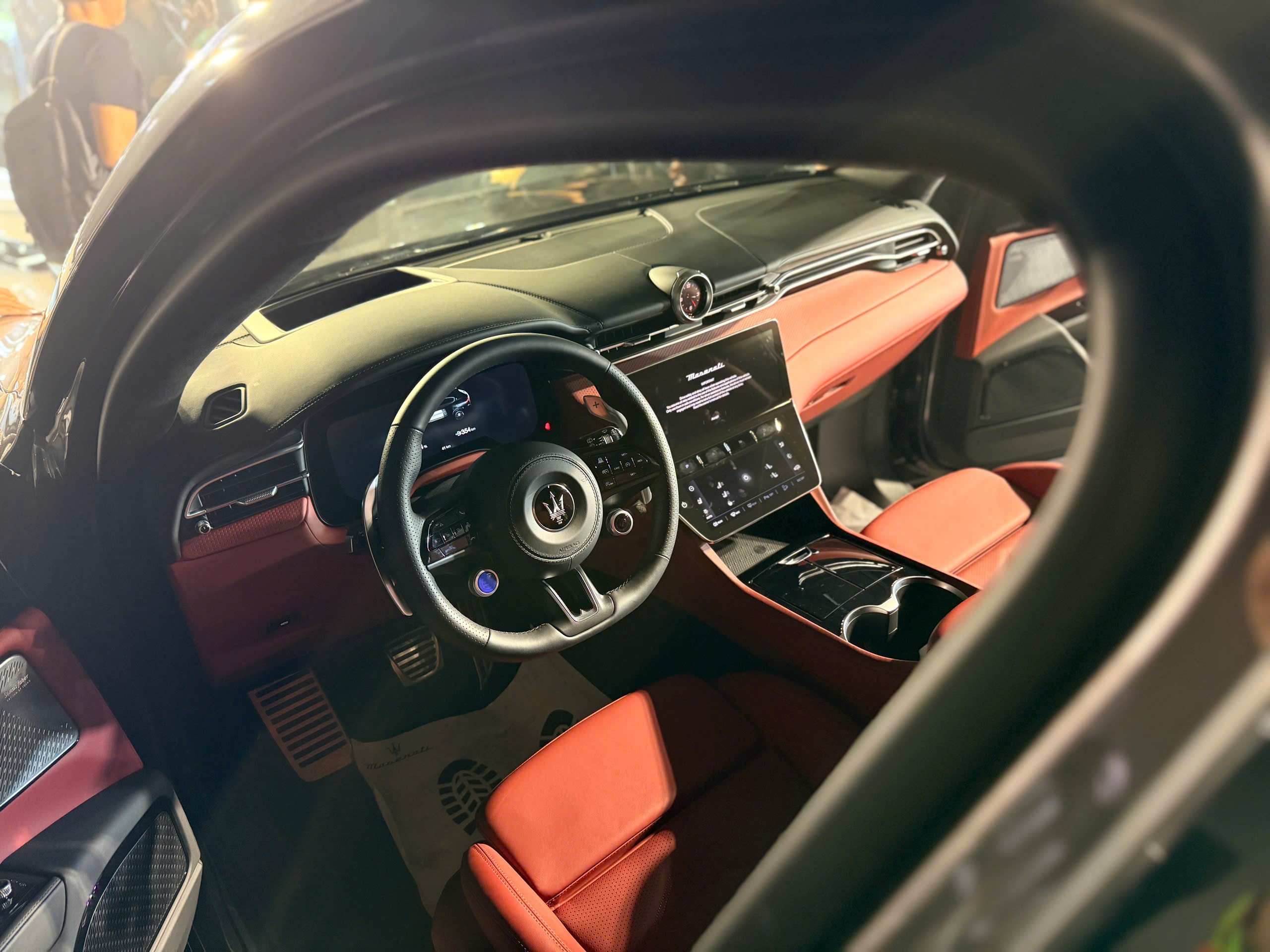 Bộ đôi xe điện Maserati mới ra mắt tại Việt Nam - 4