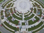 Ôtô nằm la liệt trên đường phố Huế chờ cứu hộ