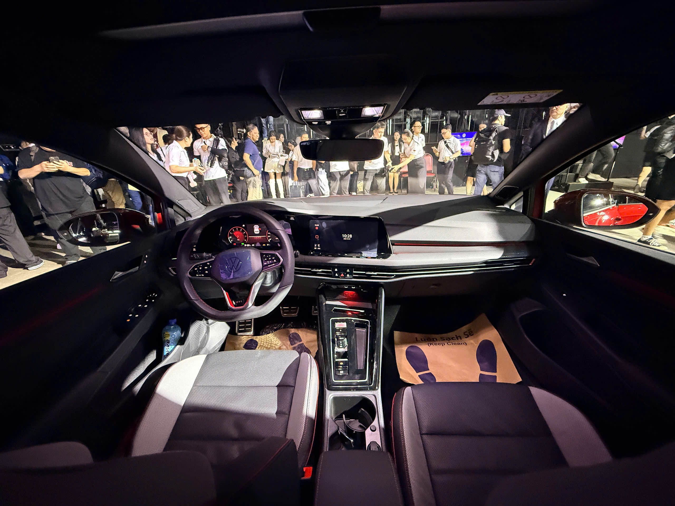 Volkswagen Golf ra mắt tại Việt Nam, giá từ 798 triệu đồng - 5