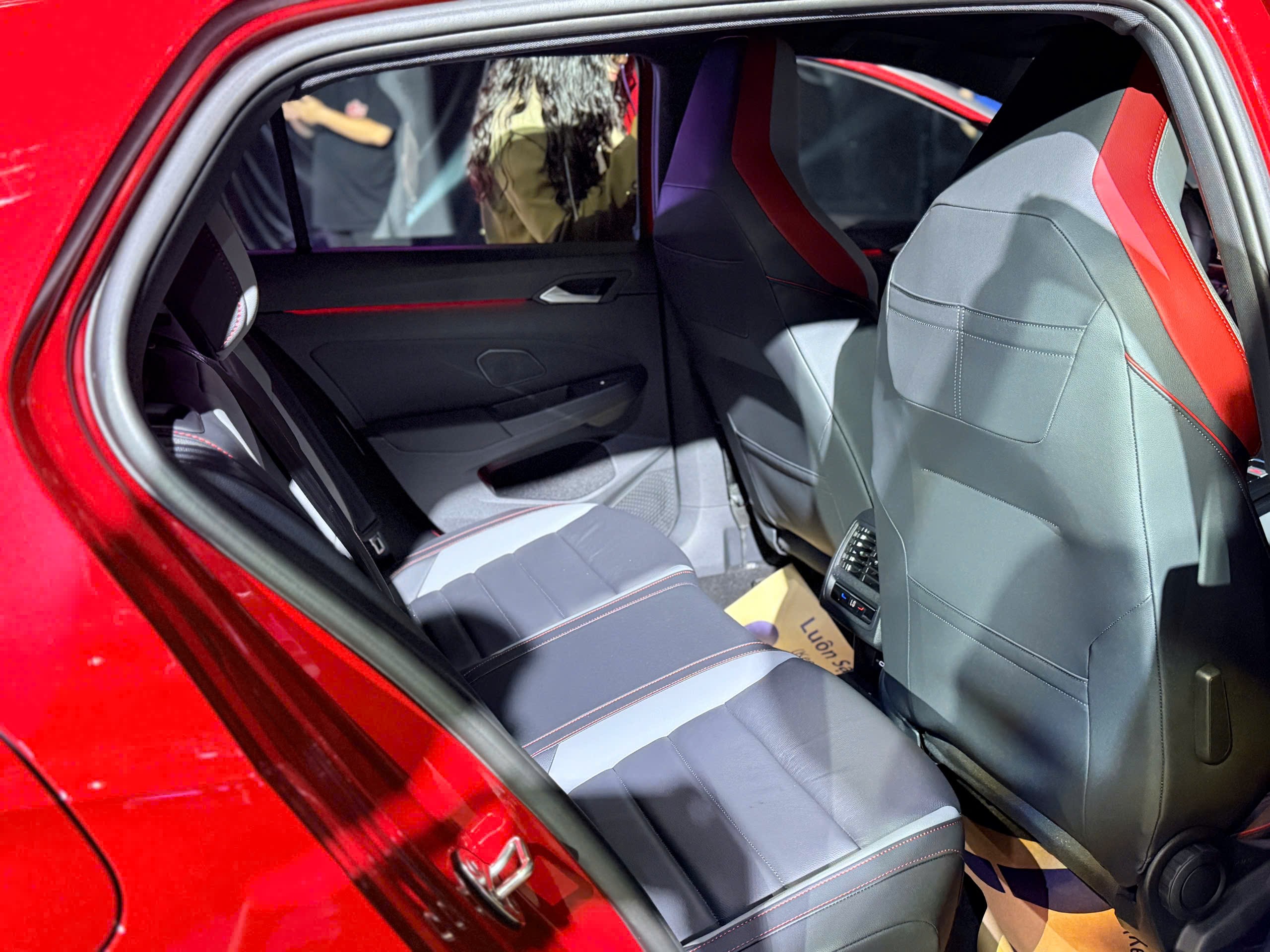 Volkswagen Golf ra mắt tại Việt Nam, giá từ 798 triệu đồng - 6