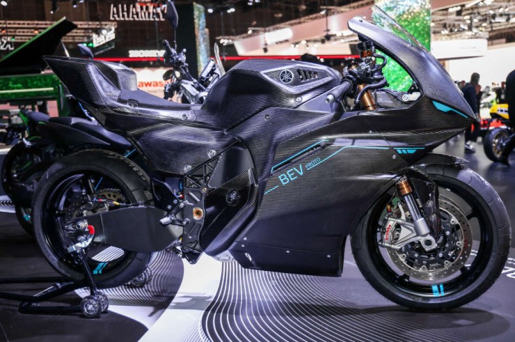 Yamaha trình làng hai mẫu xe chạy hơi nước, chạy 100 km mỗi lần nạp - 1