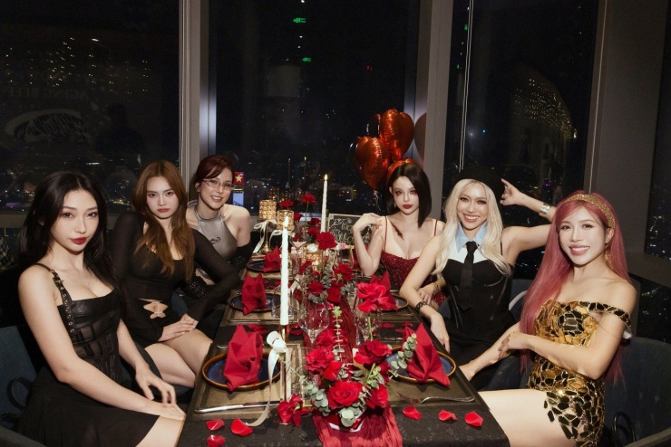 Vừa qua, Lan Ngọc và Diệu Nhi còn có một bữa hẹn đi ăn đầy ấm cúng.