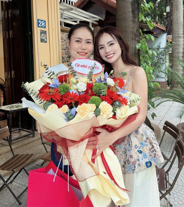 My và mẹ kế - người phụ nữ chị hết lòng trân trọng 