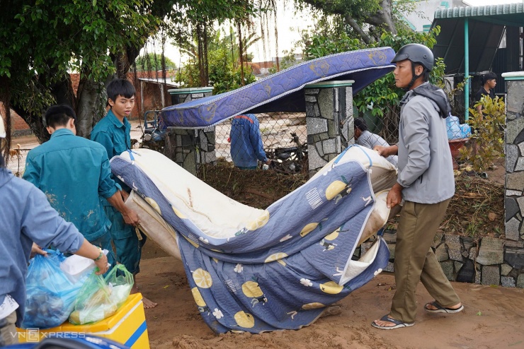 Hiện trường vỡ hồ nước trên núi ở Lâm Đồng - 16