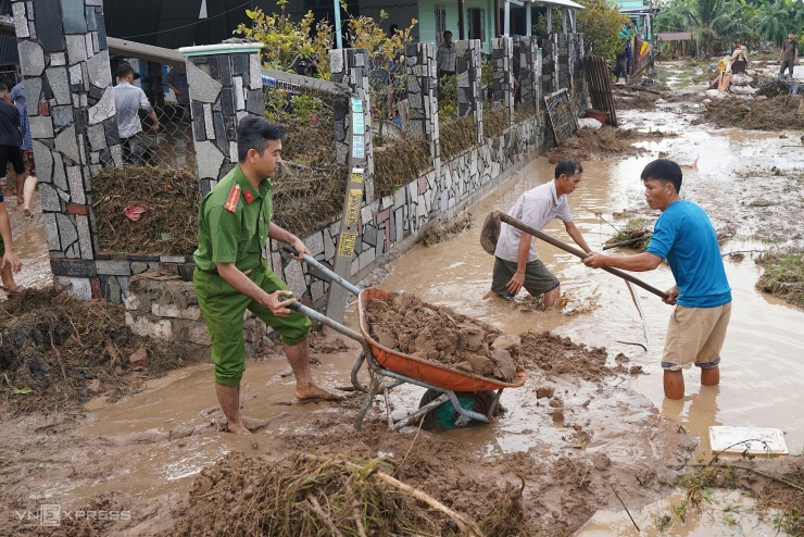 Hiện trường vỡ hồ nước trên núi ở Lâm Đồng - 15