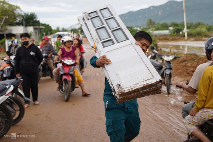 Hiện trường vỡ hồ nước trên núi ở Lâm Đồng - 17