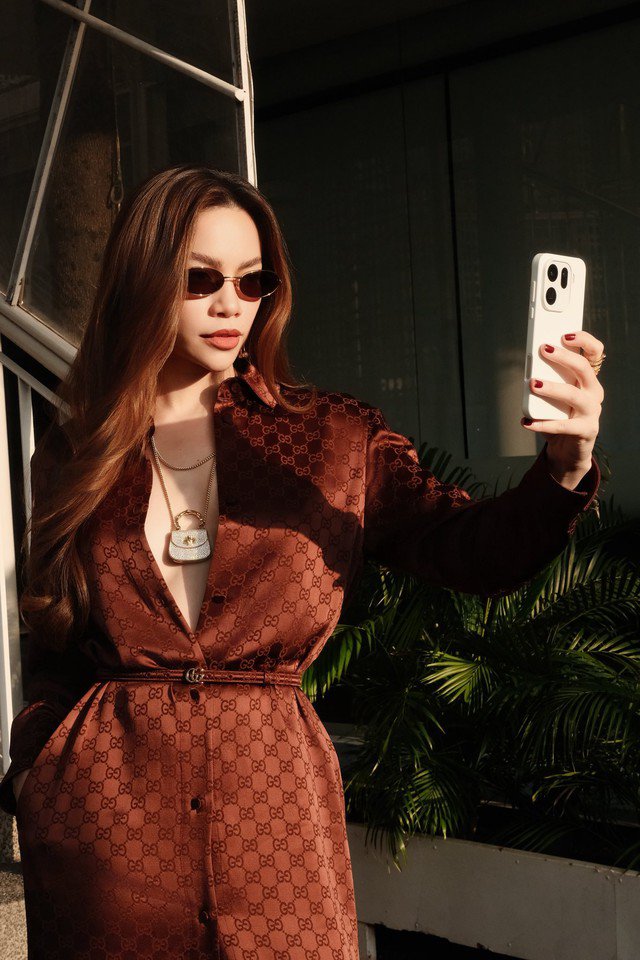 Ngoài bí quyết là khả năng phối đồ cực đình, Hồ Ngọc Hà còn có bí quyết quản lý vóc dáng rất tốt. Trong nhiều năm qua, nhờ bộ môn yoga, Hồ Ngọc Hà đã giữ được một body đẹp mà không bị tuổi tác làm ảnh hưởng.