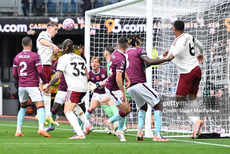 Arsenal đang tận dụng tình huống cố định cực tốt