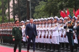 Bộ trưởng Phan Văn Giang hội đàm với Bộ trưởng Bộ Chiến tranh Mỹ Pete Hegseth