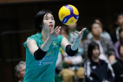 Sao bóng chuyền Thanh Thúy bất ngờ "mất tích", fan lo tái phát chấn thương