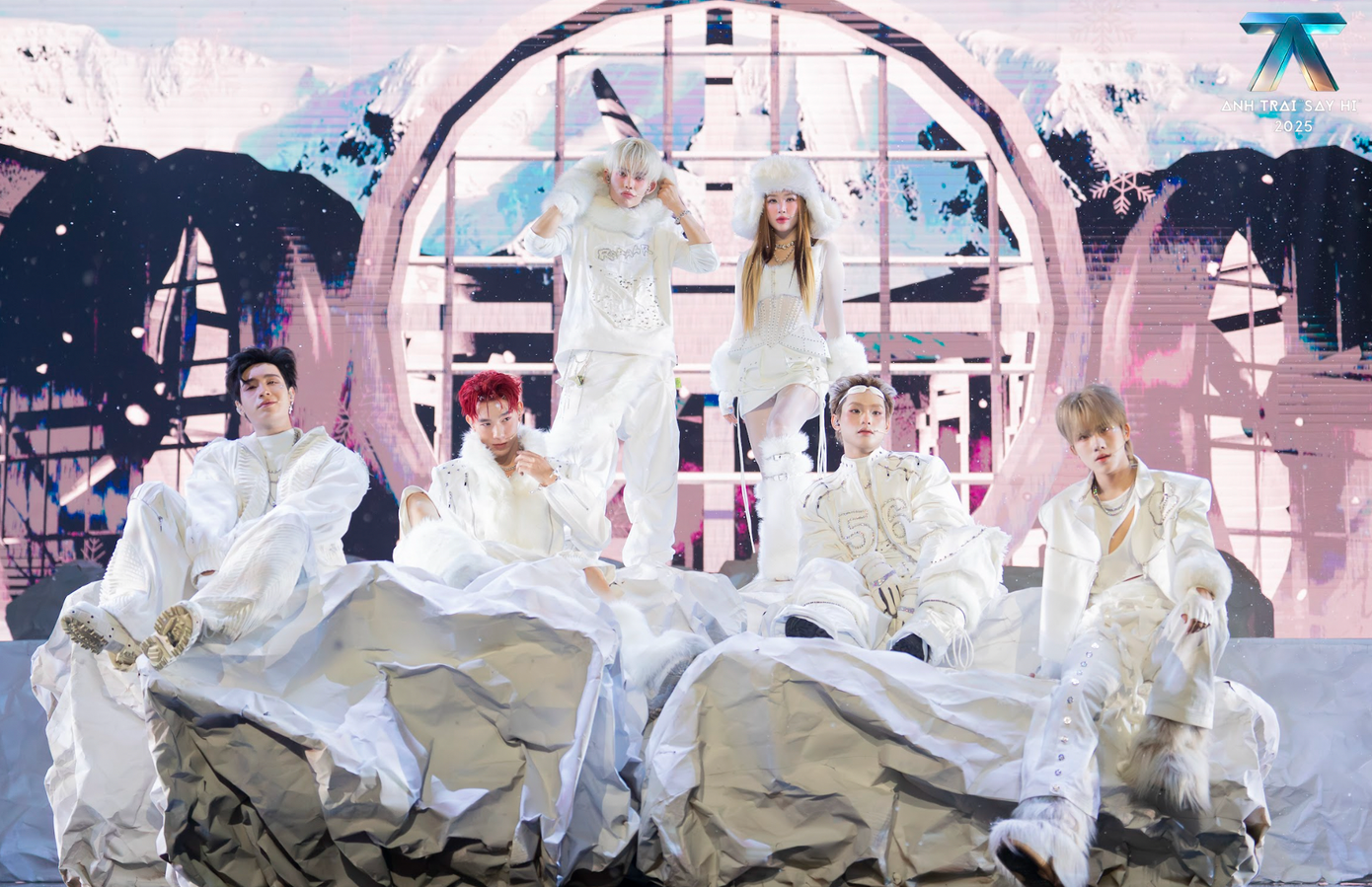 Bốn sân khấu trong tập 7 Anh trai say hi.