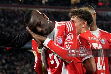 Video bóng đá Bayern Munich - Leverkusen: Dấu ấn Jackson, hiệp 1 định đoạt (Bundesliga)