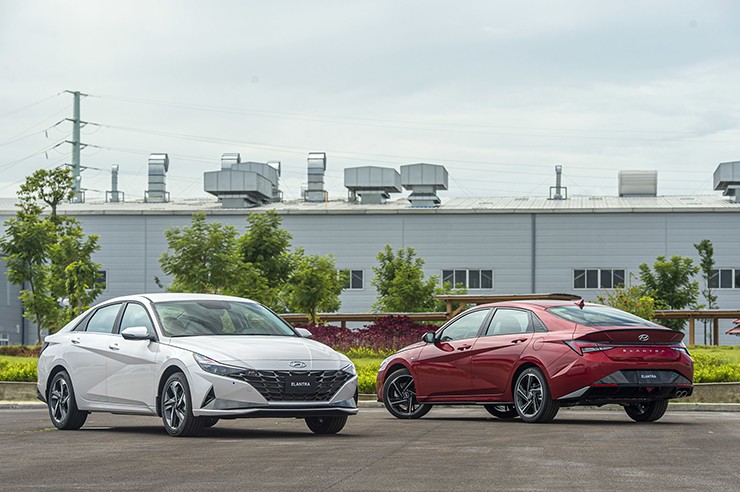 Giá xe Hyundai Elantra lăn bánh kèm ưu đãi tháng 11/2025 - 1