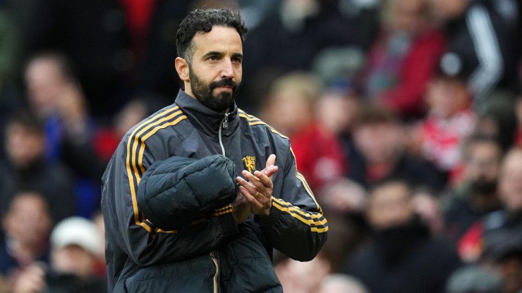 HLV Amorim đã trải qua năm đầu tiên nhiều sóng gió ở MU