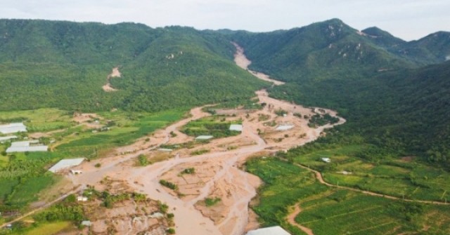 Hồ bị vỡ ở Lâm Đồng chứa 900.000m3 nước, không ...