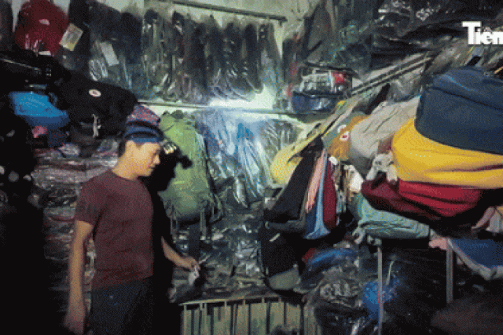 Tin tức trong ngày - Người dân phố cổ Hội An khóc ròng, chưa biết bắt đầu lại từ đâu