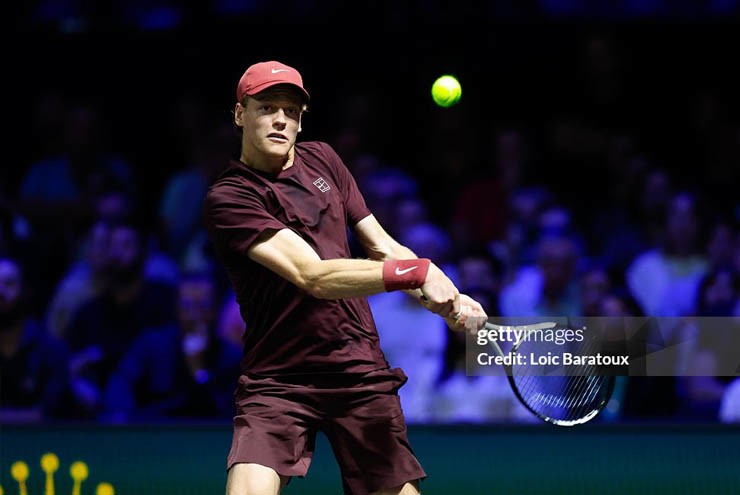 Sinner phô diễn đẳng cấp cao tại Paris Masters