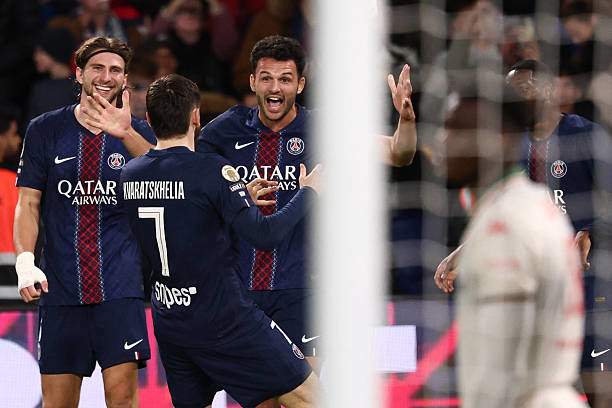 Ramos mang lại 3 điểm đầy vất vả cho PSG ở phút bù giờ