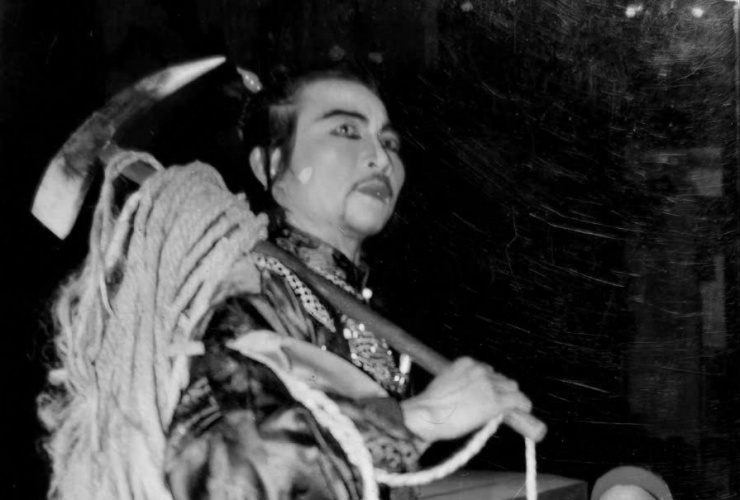 NSƯT Bạch Diện trên sân khấu.