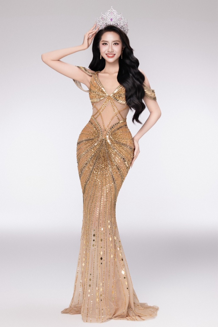 Các hoạt động của Hà Trúc Linh do một công ty truyền thông sắp xếp và quản lý. Hoa hậu đang được nhà trường tạo điều kiện để hoàn thành vai trò.