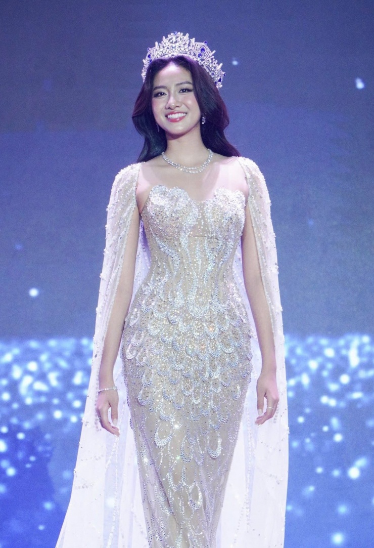 Tuổi 20 của Hoa hậu Hà Trúc Linh - 7