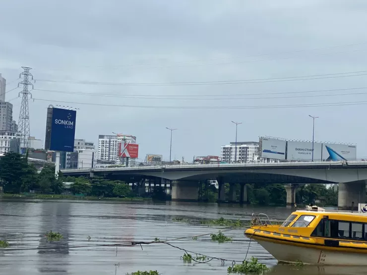Lực lượng chức năng đang phối hợp tìm kiếm nạn nhân.