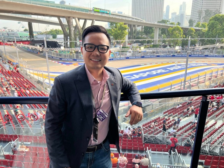 Quang Việt là MC quen thuộc trên sóng VTV.