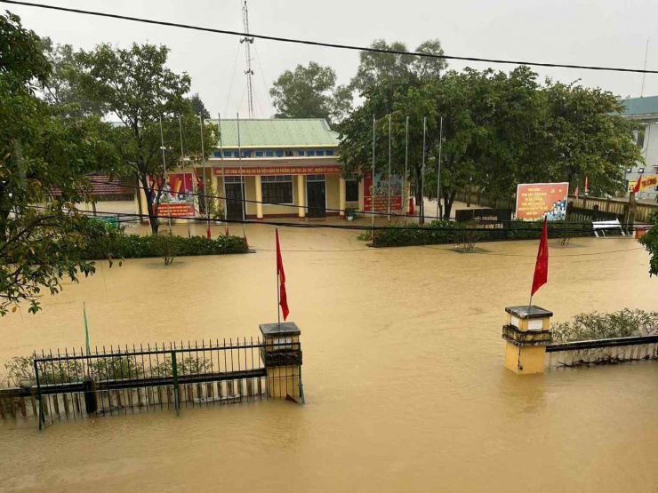 Lũ sông Bồ ngày 3/11 vượt đỉnh cuối tháng 10 năm nay.