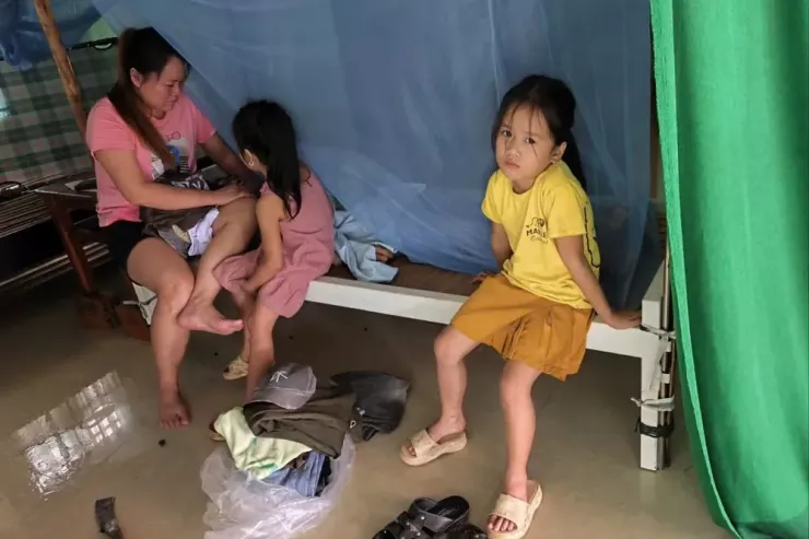 Sạt lở kinh hoàng cướp đi người cha của bốn con gái nhỏ đang tuổi ăn học.