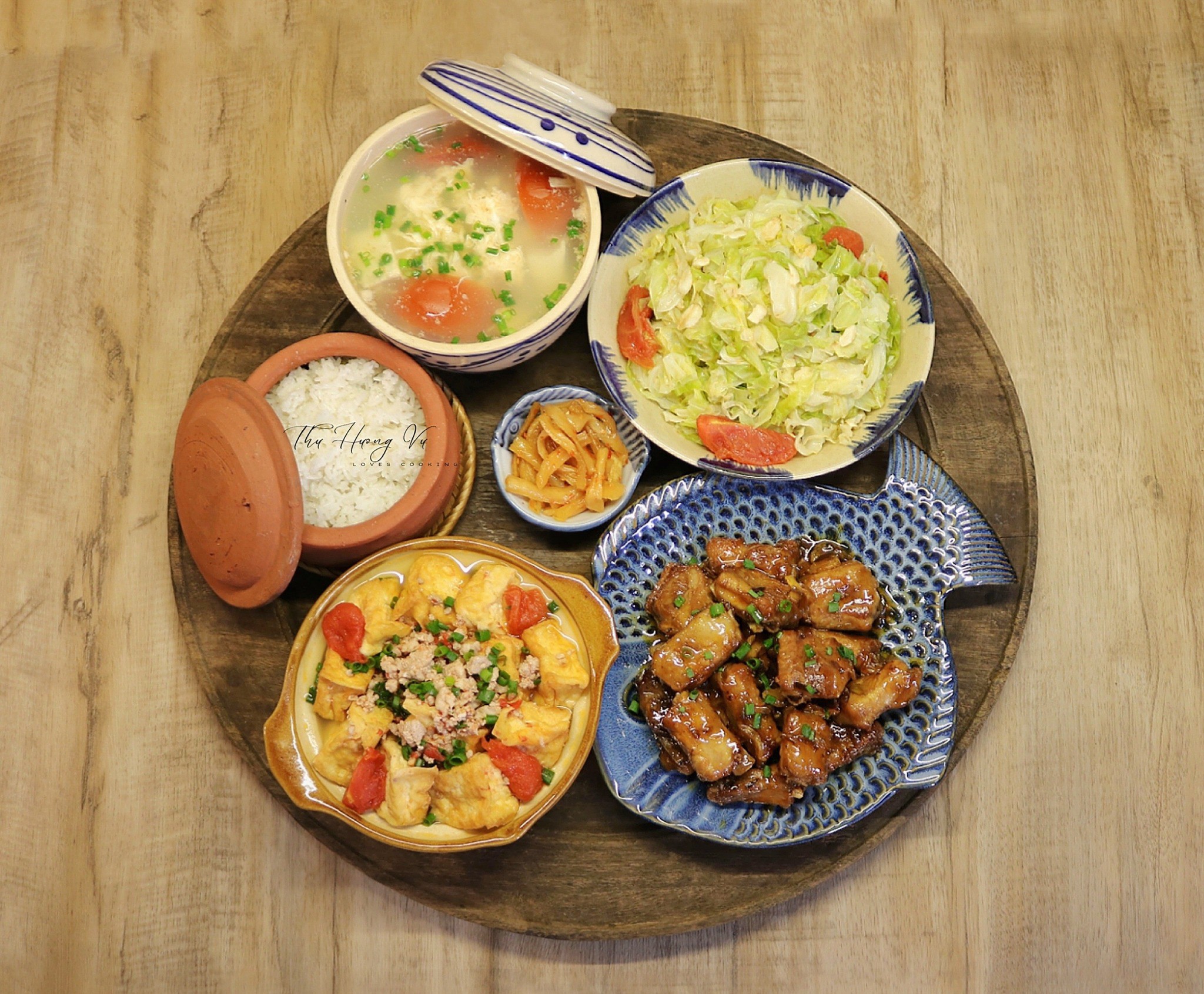 Sườn xào chua ngọt - Đậu phụ rán sốt cà chua - Bắp cải xào - Canh đậu trứng