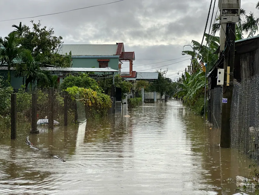 Nhiều khu vực tại rốn lũ Đại Lộc ngập sâu. Ảnh: ĐL