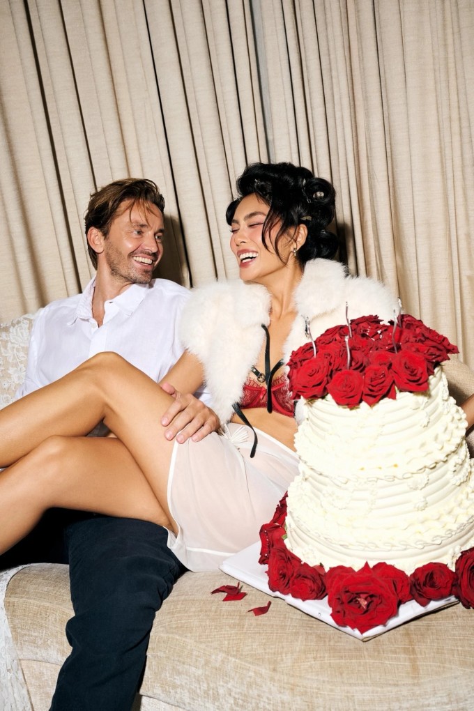 Thảo Nhi Lê mừng sinh nhật bên bạn trai Tây