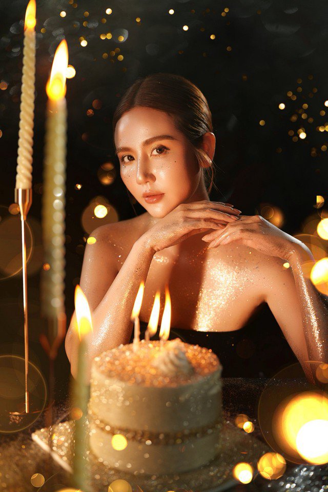 Ở tuổi 35, Phan Minh Huyền được ngưỡng mộ vì có sắc vóc trẻ đẹp nhờ sự rèn luyện từ chính bản thân.