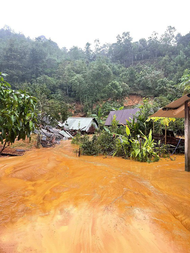 Cận cảnh ngôi làng ở Đà Nẵng bị lũ quét như làng Nủ - 10