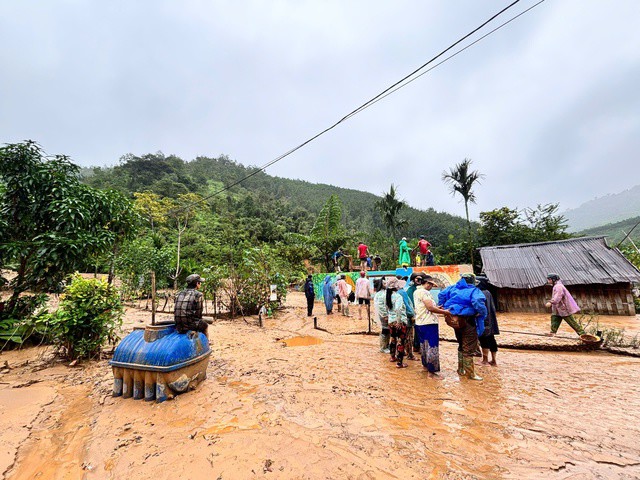 Cận cảnh ngôi làng ở Đà Nẵng bị lũ quét như làng Nủ - 15