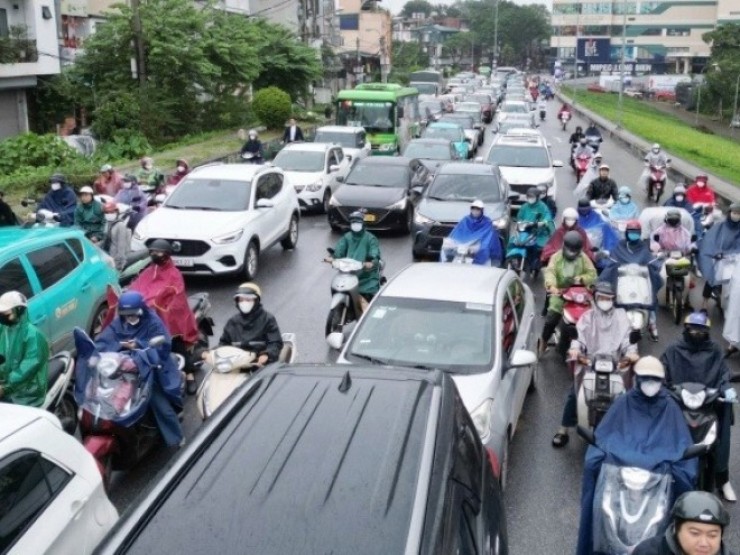 Ngày đầu cấm xe để sửa chữa cầu Long Biên: Ùn tắc kéo dài khắp cửa ngõ Hà Nội