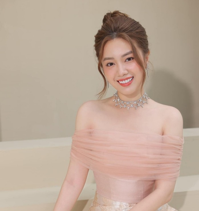 Kiều My nhận nhiều lời chúc từ bạn bè, đồng nghiệp