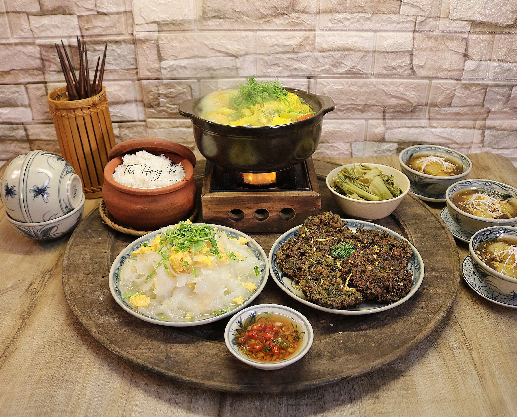 Canh cá lăng om mẻ - Chả rươi - Củ cải xào - Bánh trôi tàu