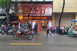 Kinh doanh - Giá vàng 3/11: Sáng giảm chiều tăng, cảnh tượng ở loạt tiệm vàng khiến nhiều người ngỡ ngàng