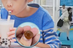 Bé trai tử vong vì vừa chơi đùa vừa uống trà sữa